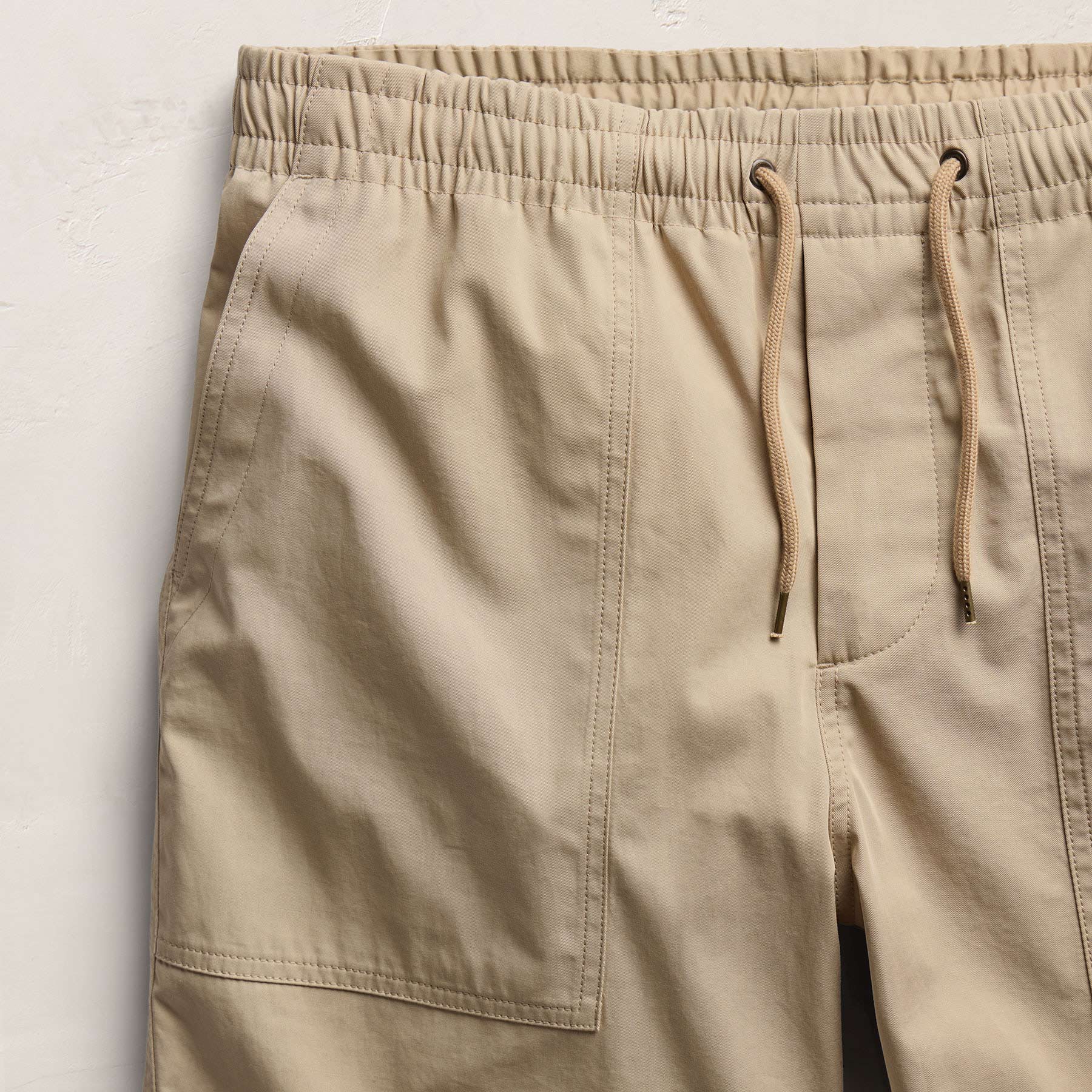 Men's Fine Cotton Twill Patch Pocket Short Light Khaki